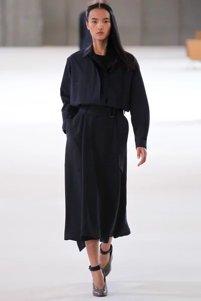 Look 16